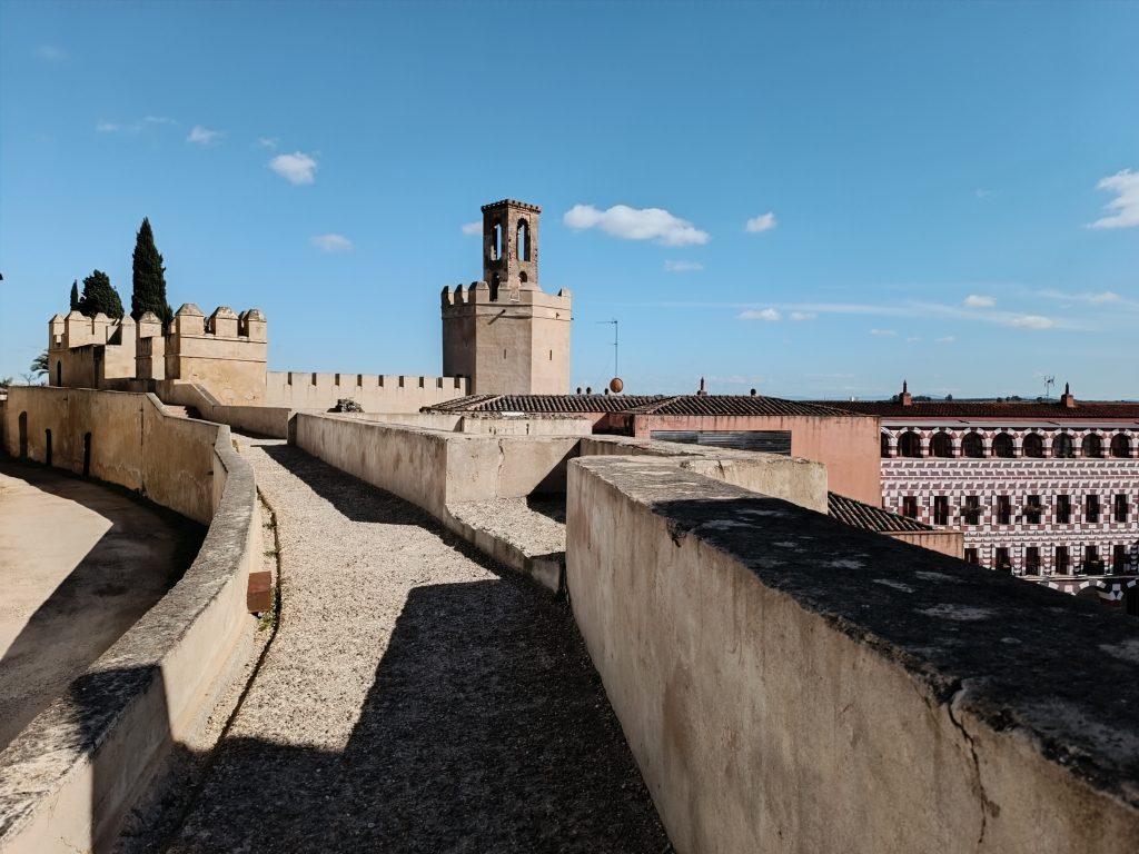 Alcazaba de Badajoz con la torre de Espantaperros