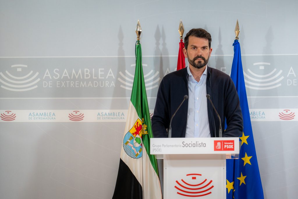 Álvaro Sánchez Cotrina interviene en la Asamblea de Extremadura